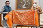 ब्रेकिंग: पीएम नरेंद्र मोदी के तरफ से मुख्तार अब्बास नकवी ने अजमेर उर्स में चढ़ाई चादर