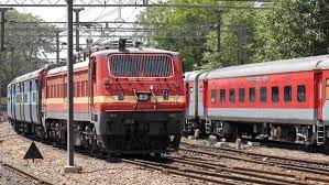 यात्रियों के लिए भारतीय रेलवे इस गर्मी के मौसम में 6369 विशेष ट्रेनें चला रही है, कुल 380 विशेष ट्रेनें 80 हजार से अधिक डिब्बों के साथ 6369 फेरे लगायेंगी, भारतीय रेल पिछली गर्मियों के (348 गाड़ियों के 4,599 फेरों) के मुकाबले इस साल 1770 अधिक फेरे लगायेंगी