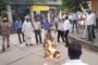 हापुड़ की घटना के विरोध में अधिवक्ताओं ने फूंका पुतला, कलम बंद हड़ताल जारी
