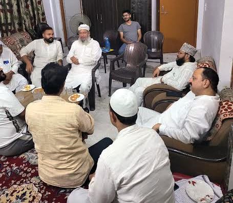 मरकजी अशरफिया सीरत कमेटी की बैठक : 12 रबीउल अव्वल पर डीजे न बजाने व आतिशबाजी न करने की अपील, गरीब, बेवा महिलाओं और यतीम बच्चों को आर्थिक मदद देने का किया आह्वान