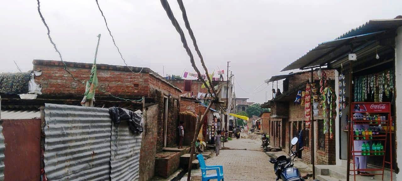 किछौछा दरगाह : करंट लगने से बिहार के एक जायरीन की मौत, मर्चरी में रखा गया शव, लटकते तार बन रहे हैं मौत का सबब