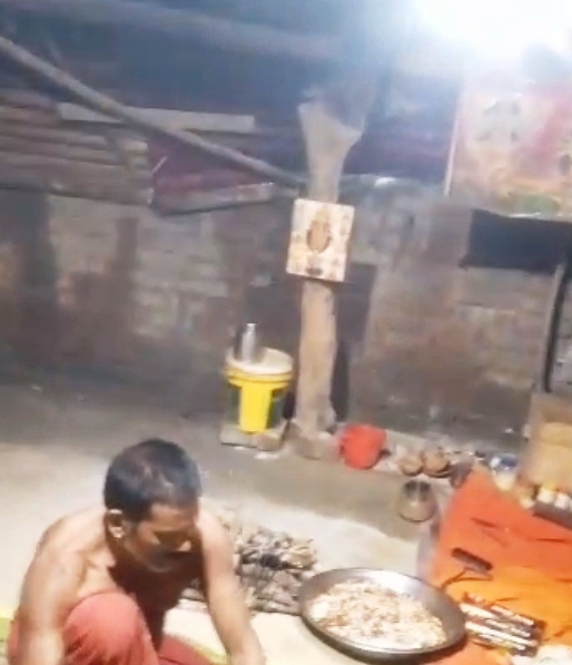 शर्मनाक : झाड़फूंक के बहाने एक महिला से कुकर्म, महिला थी बेहोशी की हालत में, आरोपी पाखंडी बाबा के खिलाफ दर्ज हुआ बलात्कार का केस, 7/8 वर्षों से कर रहा है झाड़फूंक