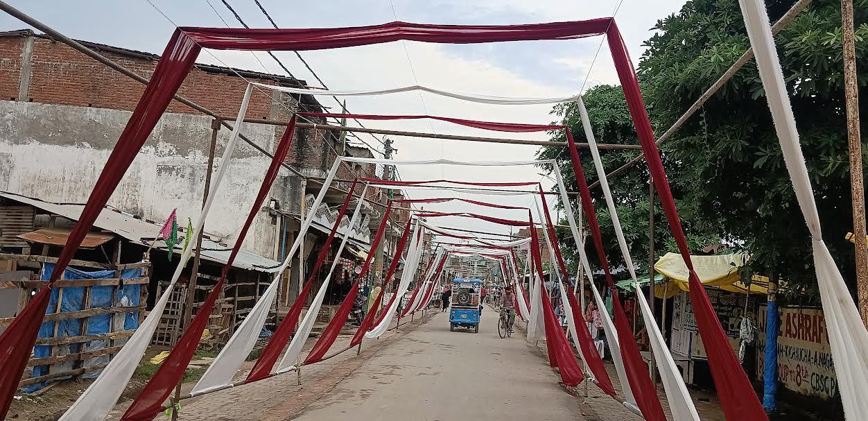 12 रबीउल अव्वल पर निकलने वाले जुलूस के लिए सजावट युद्ध स्तर पर जारी, कई अंजुमनों के सामूहिक प्रयासों से निकलेगा ऐतिहासिक जुलूस