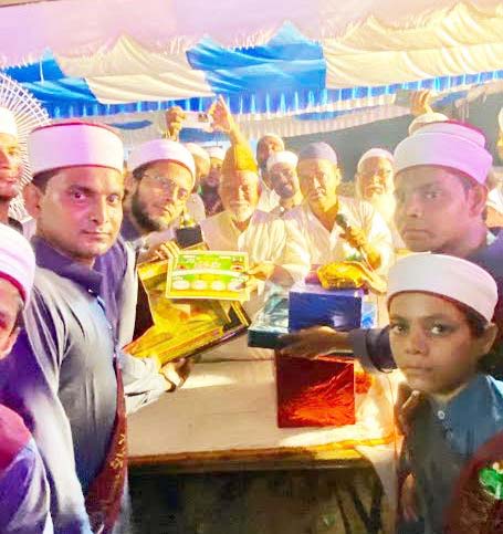 बुनकर नगरी टांडा के 70 वें जुलूस-ए-मोहम्मदी में उम्दा प्रदर्शन करने वाली आधा दर्जन अंजुमनों को किया गया सम्मानित, शील्ड व सर्टिफिकेट से नवाजे गए