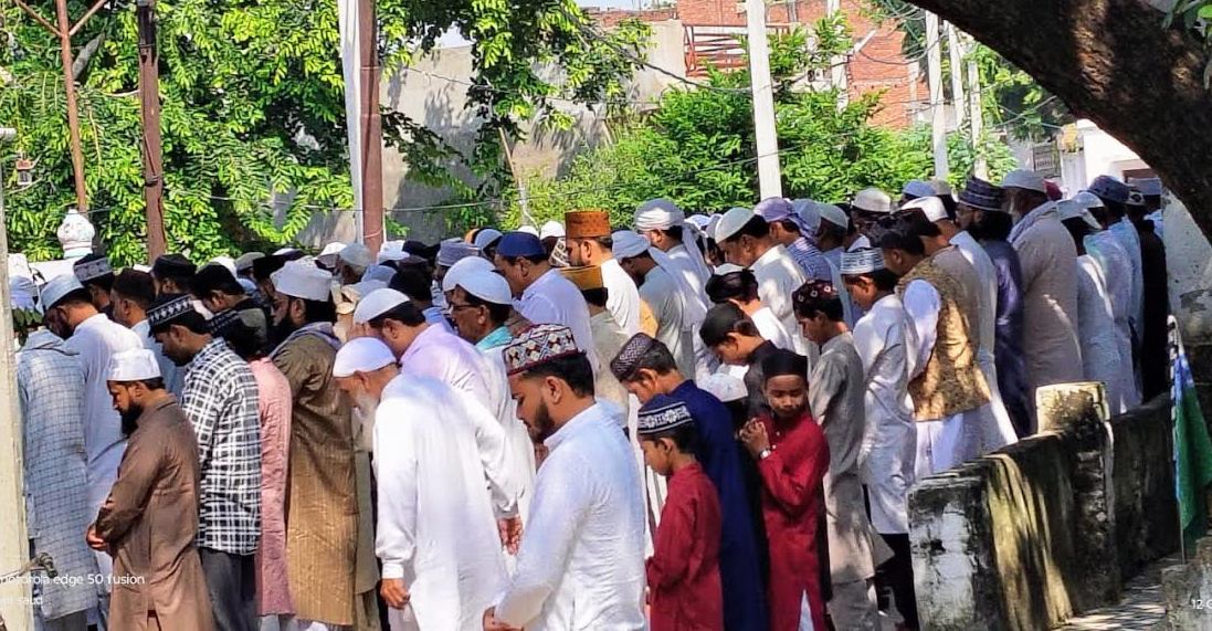 सज्जादानशीन सै. फखरुद्दीन अशरफ के भाई सूफीए मिल्लत मजहरुद्दीन अशरफ के अंतिम संस्कार में उमड़े लोग, दो बार हुई जनाजे की नमाज