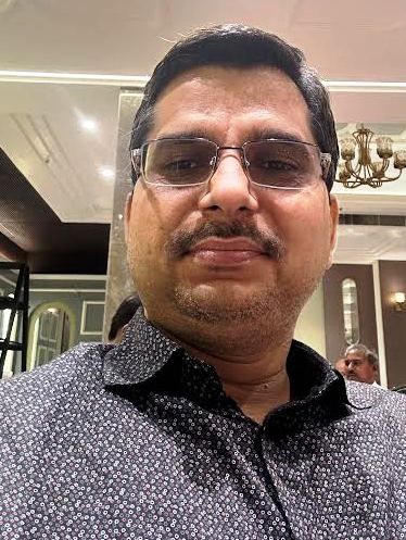 उपलब्धि : टड़वा मिश्र के प्रतीक मिश्र बने एआरटीओ, प्रतीक के दो और भाई हैं राजपत्रित अधिकारी