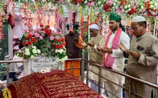 मुसाब अजीम ने सूफी संत हक्कानी शाह के 251 वें सालाना उर्स में मुसाब अजीम ने की शिरकत, बिहार विधानसभा चुनाव में इंडिया गठबंधन की जीत के लिए दुआएं