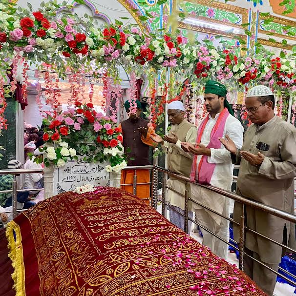 मुसाब अजीम ने सूफी संत हक्कानी शाह के 251 वें सालाना उर्स में मुसाब अजीम ने की शिरकत, बिहार विधानसभा चुनाव में इंडिया गठबंधन की जीत के लिए दुआएं