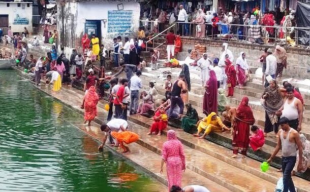 किछौछा दरगाह में देवोत्थान एकादशी पर दिखी गंगा जमुनी तहजीब की अनोखी मिसाल, राष्ट्रीय एकता व अखंडता
