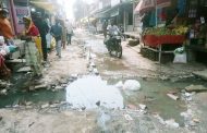 45 दिन के बाद भी नहीं पूरा हो सका 400 मीटर नाली निर्माण का कार्य, दरगाह नई बस्ती के लोगों का हुआ मेला खराब, बाहर से आने वाले वाहनों का आवागमन बंद