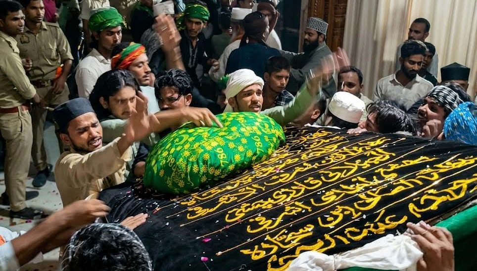 किछौछा दरगाह के मोहर्रम के जुलूस में देश भर से बड़ी संख्या में शामिल हो रही हैं महिला जायरीन, अजीज मियां बोले-10 मोहर्रम को लेकर तैयारियां जारी