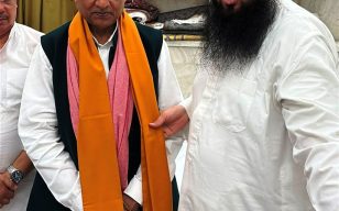 सांसद लालजी, विधायक राममूर्ति, मुसाब हुए उर्स में शामिल, 2027 में यूपी फतेह के लिए मांगी दुआएं