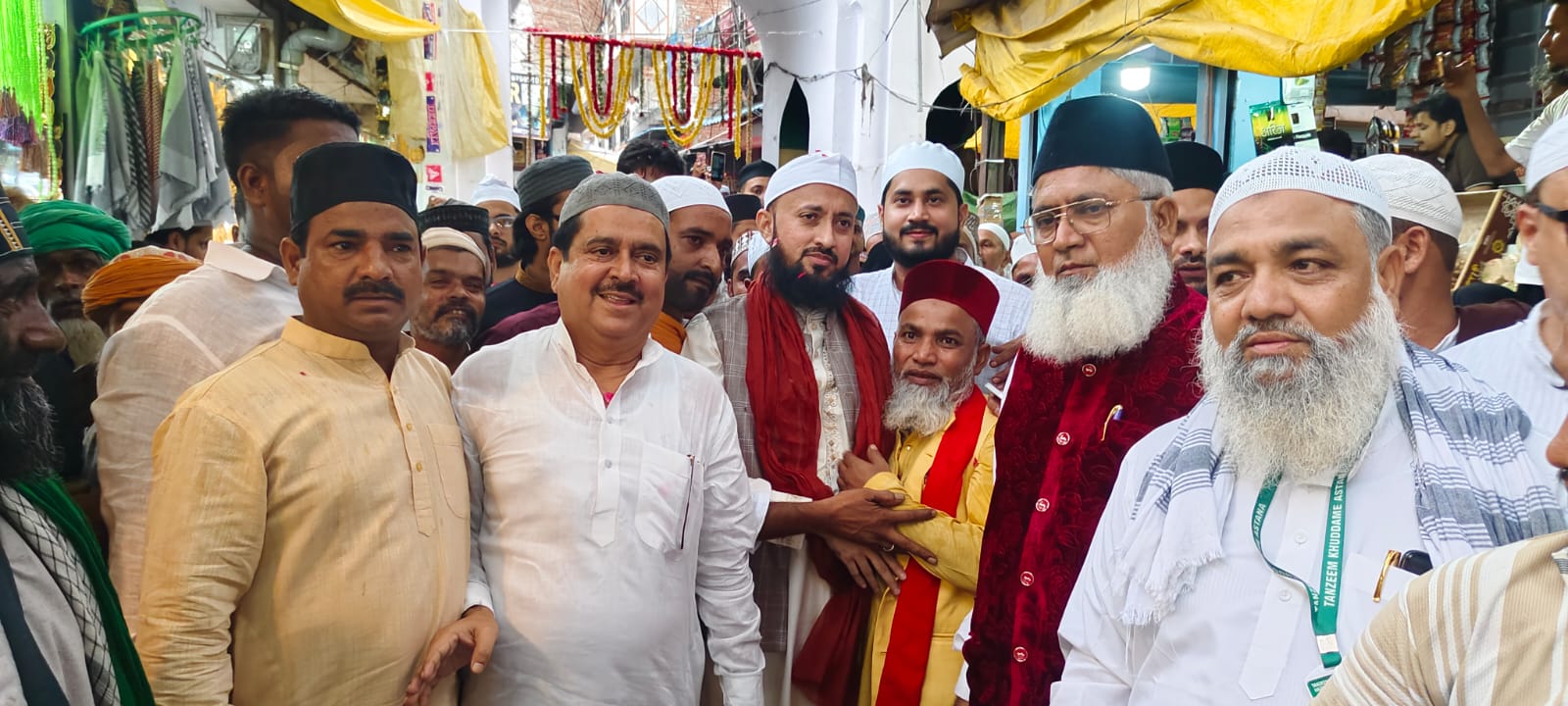 परचम कुशाई के साथ सूफी संत हजरत मखदूम अशरफ का 640 वां उर्स शुरू, अशरफी तराना पढ़ा गया, हुई खास दुआएं