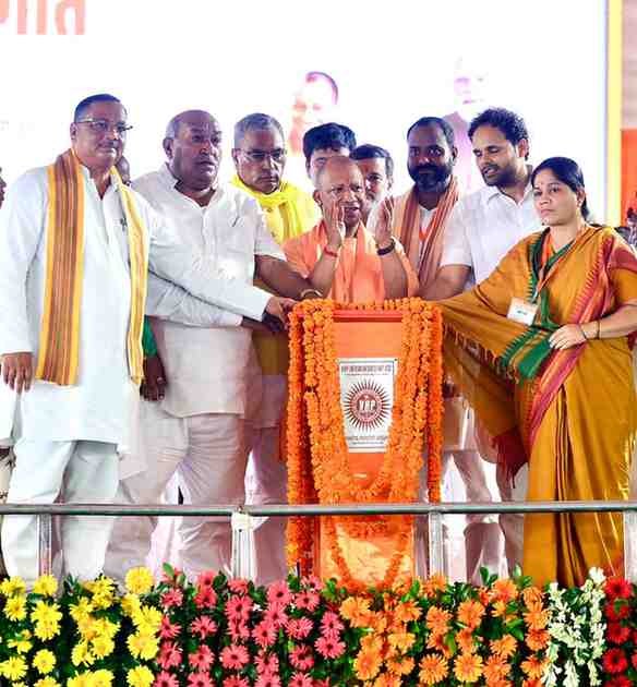 अंबेडकरनगर में सीएम योगी का विपक्ष पर हमला