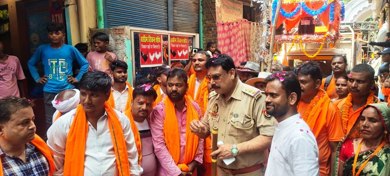 कांवड़ियों की रवानगी पर दिखा गंगा जमुनी तहजीब व आपसी सौहार्द का संगम