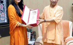 योगी से मिले सनी देओल और प्रीति जिंटा
