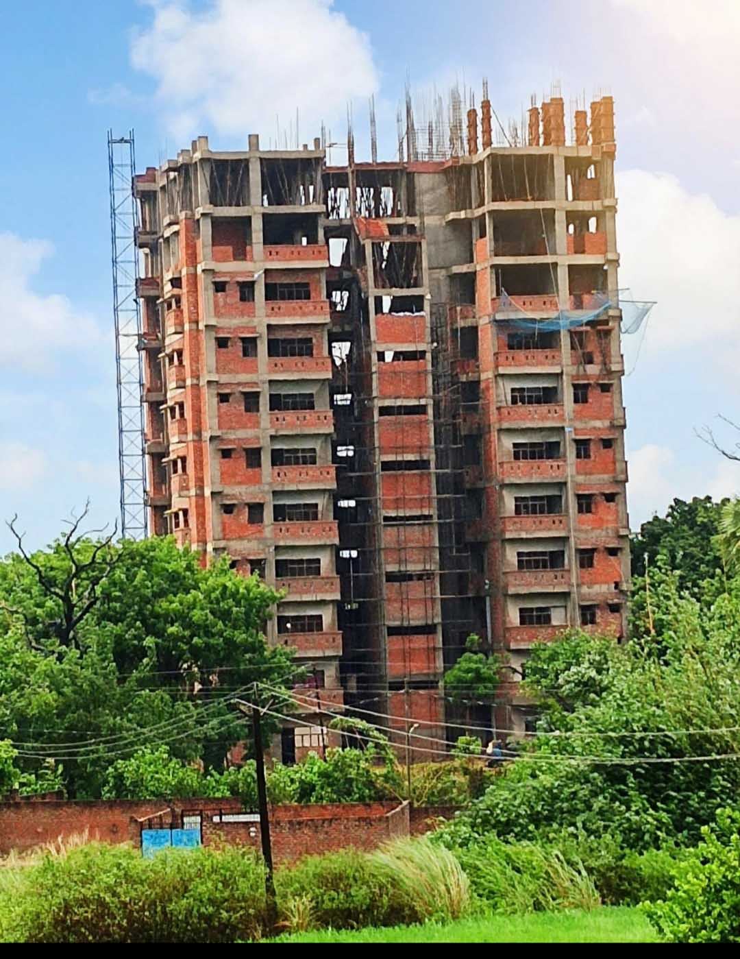 अंबेडकरनगर की सबसे ऊंची इमारत  : 1836.15 लाख की लागत से बन रहा पुलिस आवासीय टावर, नए वर्ष 2027 में पुलिसकर्मियों को मिलेगा अपना आशियाना