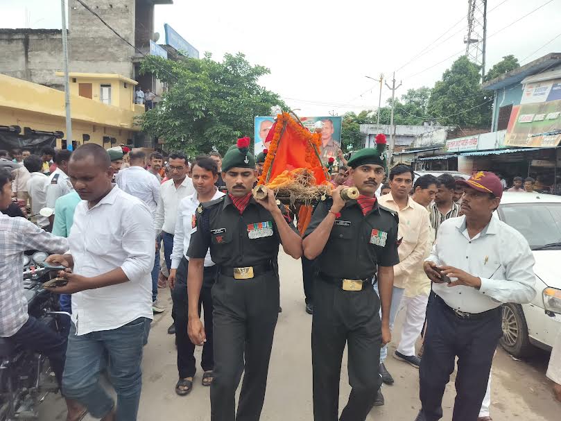 सूबेदार मेजर का निधन, सैन्य सम्मान के साथ हुआ अंतिम संस्कार