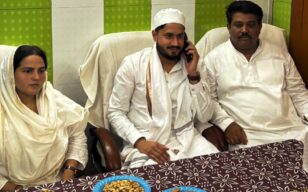 उप्र अल्पसंख्यक आयोग की सदस्य नेहा खान ने किछौछा दरगाह में हाजिरी दी, अजीज मियां के तरफ से उनकी चादर को पेश किया गया, मांगी गईं दुआएं